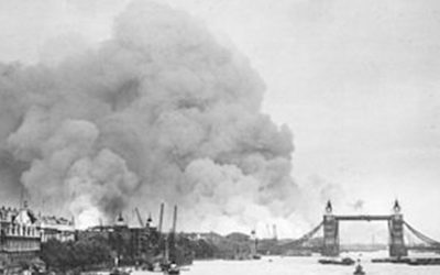 Segunda Guerra Mundial: começou a Blitz, bombardeamento alemão contra o Reino Unido
