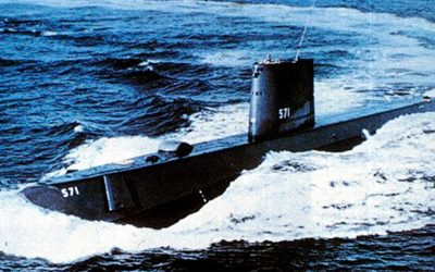 A primeira viagem histórica do submarino atómico “Nautilus” sob o gelo do Pólo Norte