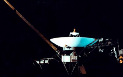 Lançamento da nave Voyager 2 para explorar Júpiter, Saturno, Urano e Mercúrio