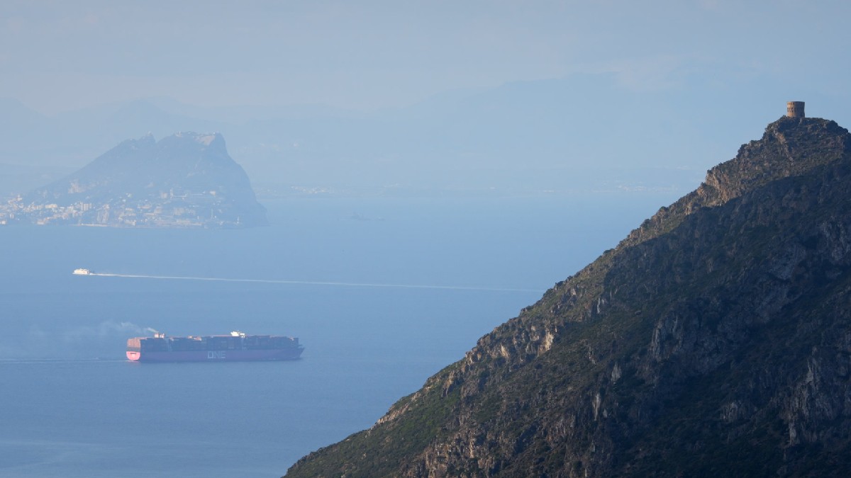 Estreitos, Entre a Terra e o Mar